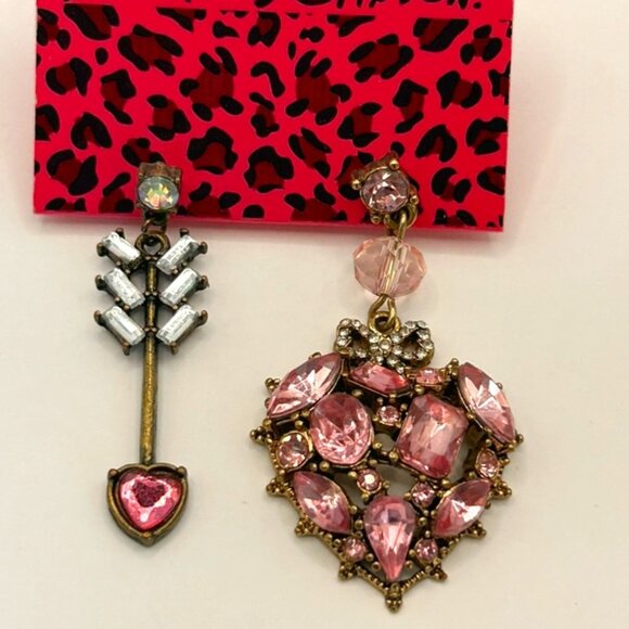 Betsey Johnson heart arrow rhinestone dangle earring set valentine love NWT - Picture 1 of 4